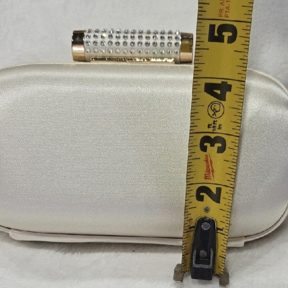 Badgley Mischka NWT Ivory Satin Rhinestone Clutch